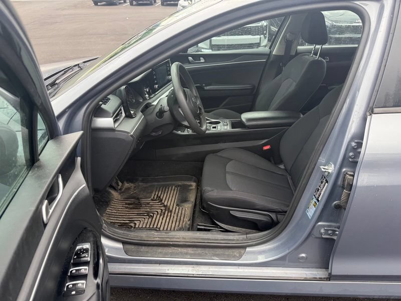 Used 2021 Kia K5 LXS FWD image 9