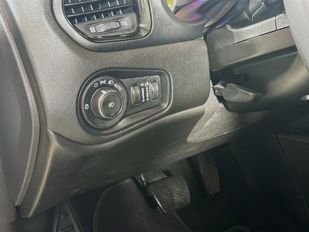 Used 2019 Jeep Renegade Altitude w/ Quick Order Package 2XM image 10