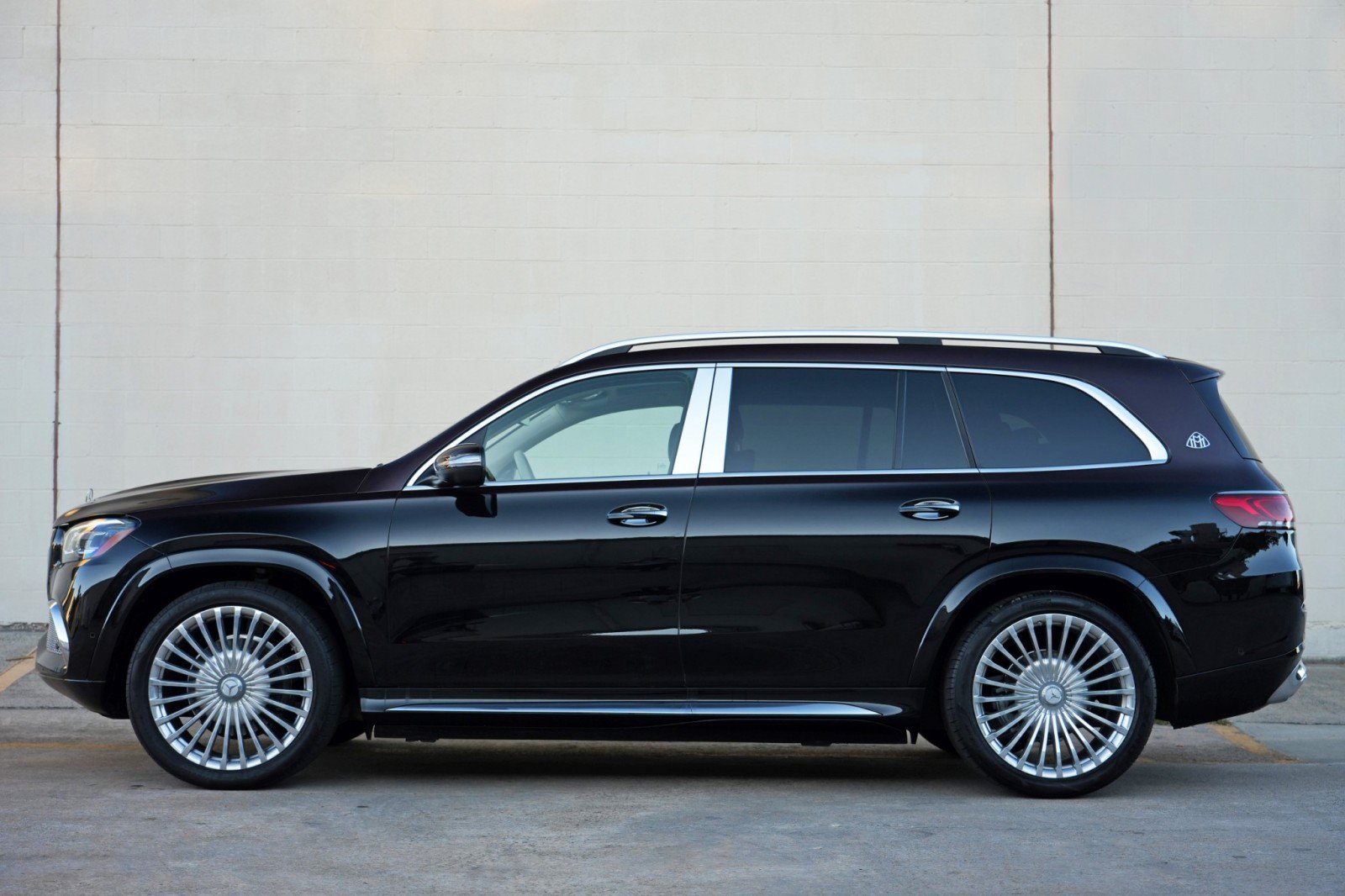 Used 2023 Mercedes-Benz Maybach GLS 600 4MATIC image 8
