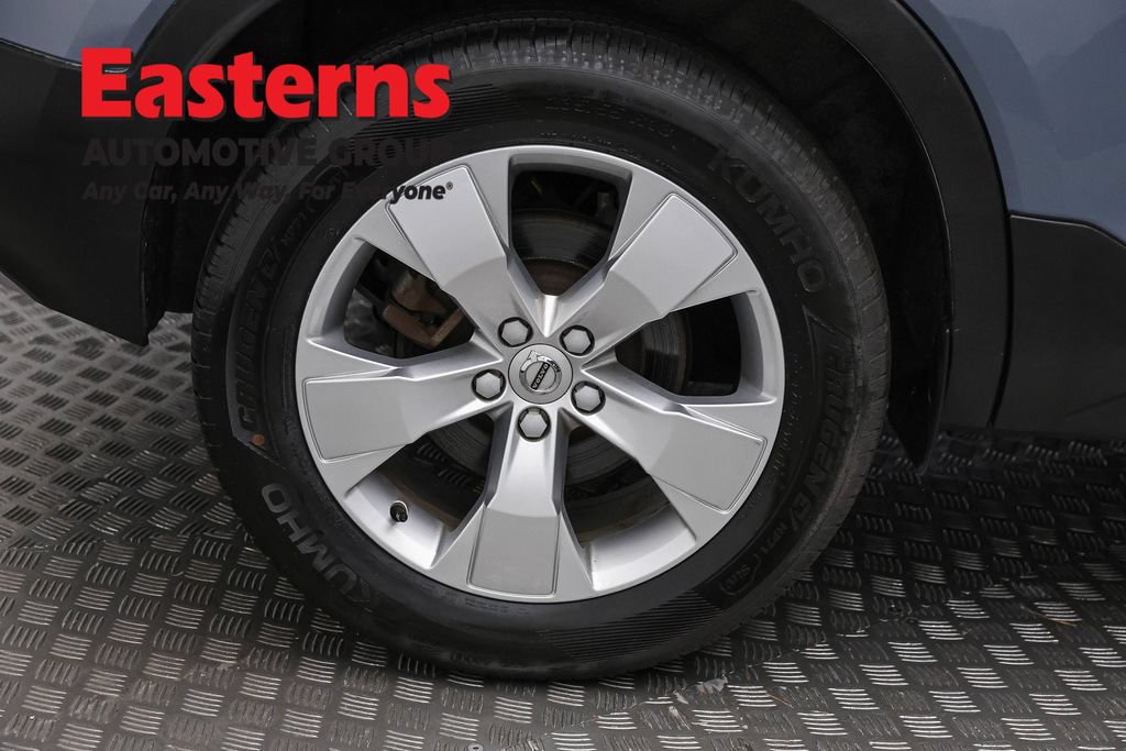 Used 2021 Volvo XC40 T4 Momentum FWD image 30
