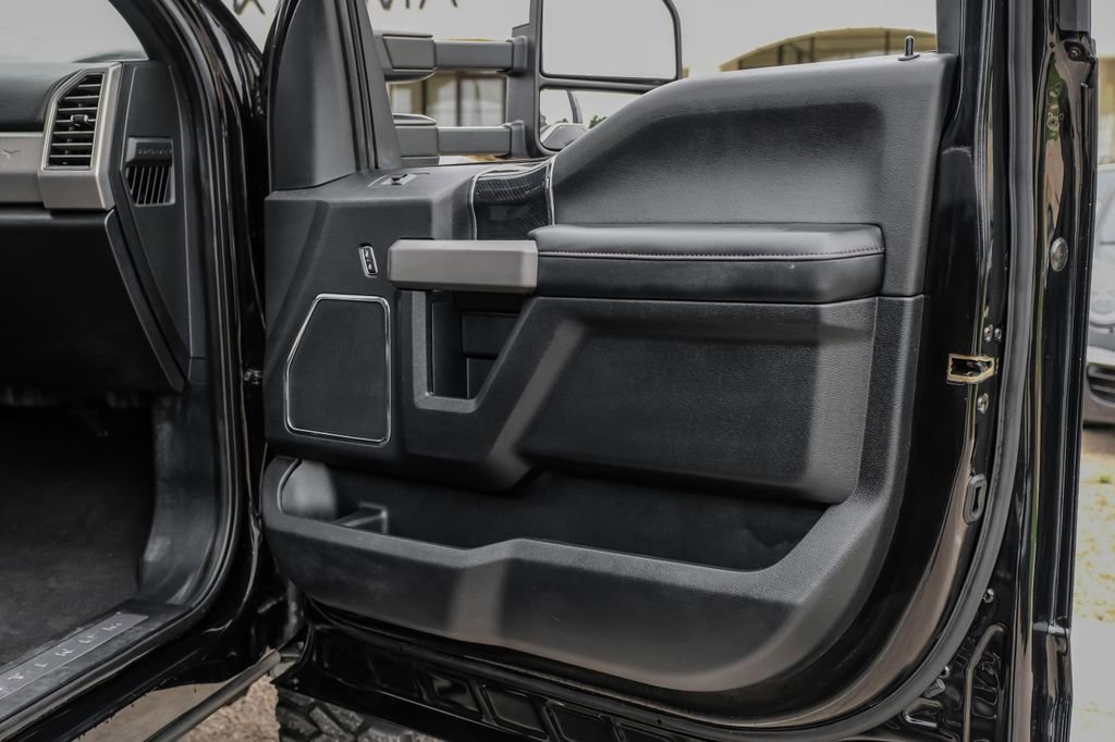 Used 2020 Ford F250 Platinum w/ Tremor Off-Road Package AWD/4WD image 38