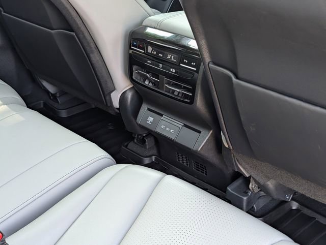 Used 2025 Acura MDX w/ Technology Package image 34