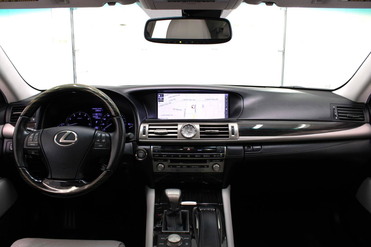 Used 2016 Lexus LS 460 w/ Comfort Package RWD image 48