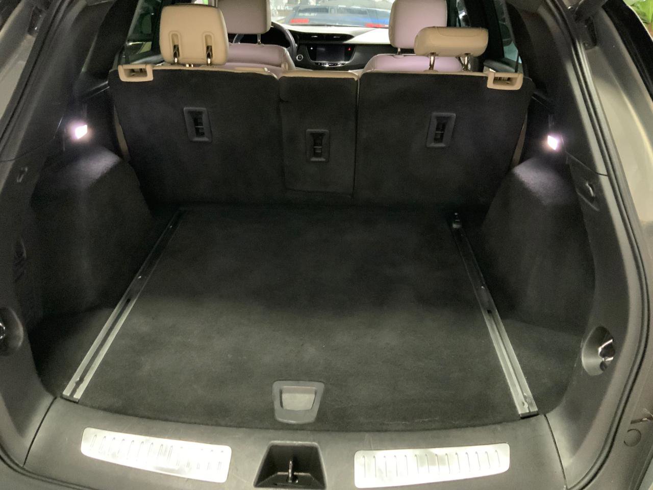 Used 2017 Cadillac XT5 Luxury FWD image 12