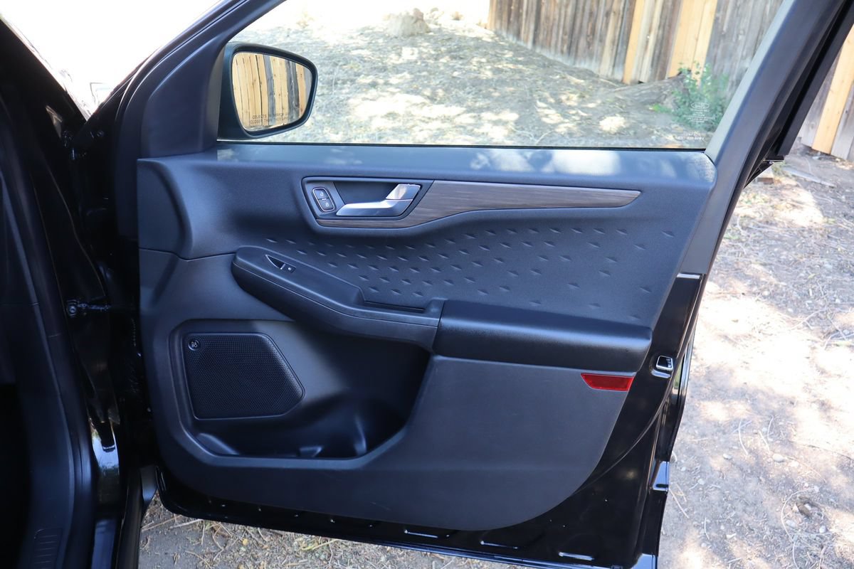 Used 2020 Ford Escape Titanium AWD/4WD image 26