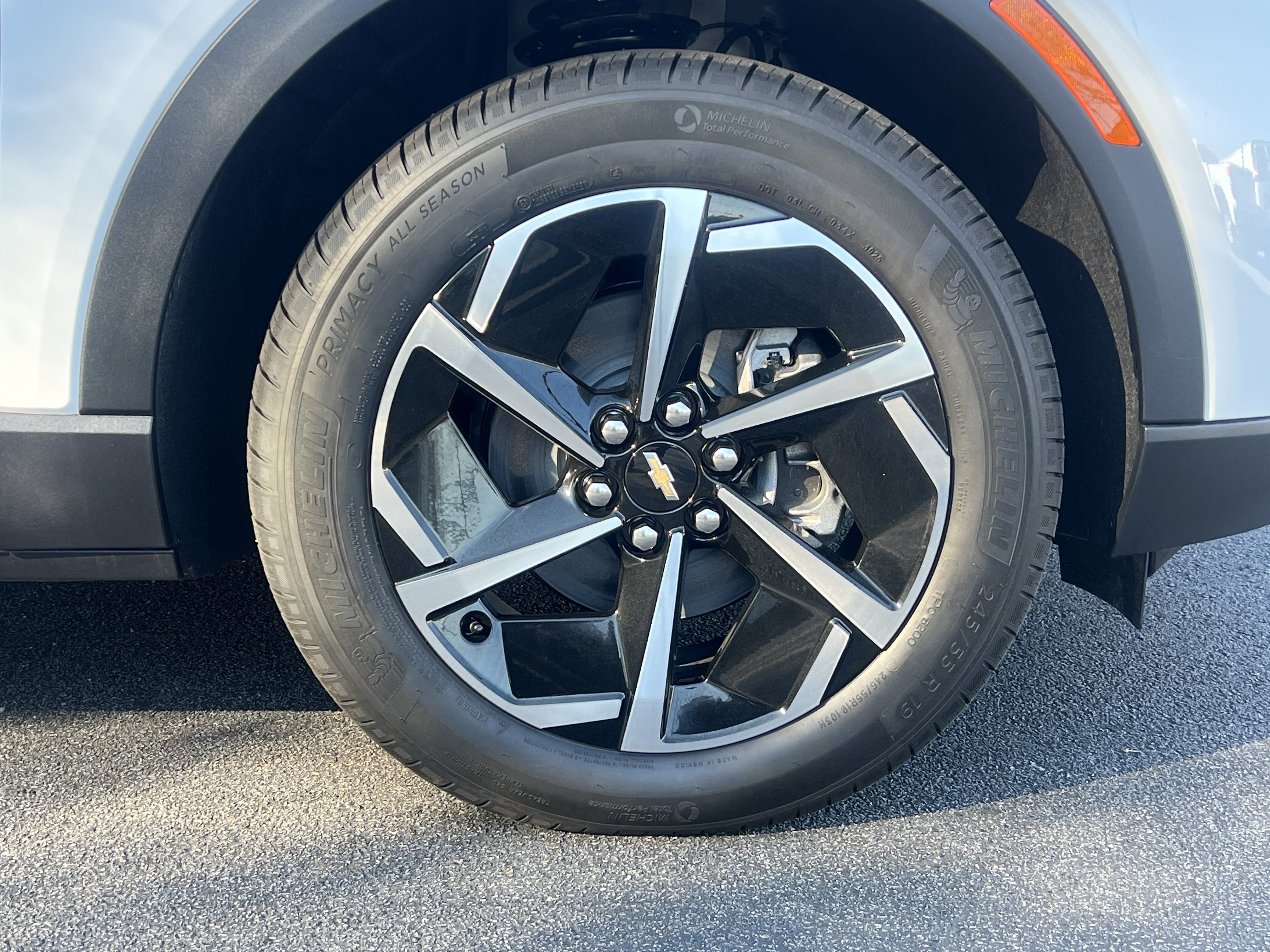 New 2026 Chevrolet Equinox EV LT AWD/4WD image 38