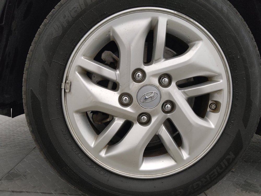 Used 2021 Hyundai Venue SE FWD image 31