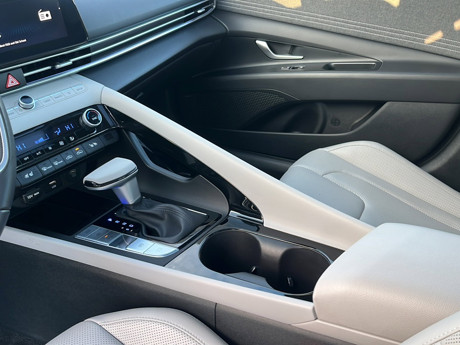 Certified 2024 Hyundai Elantra Limited image 27