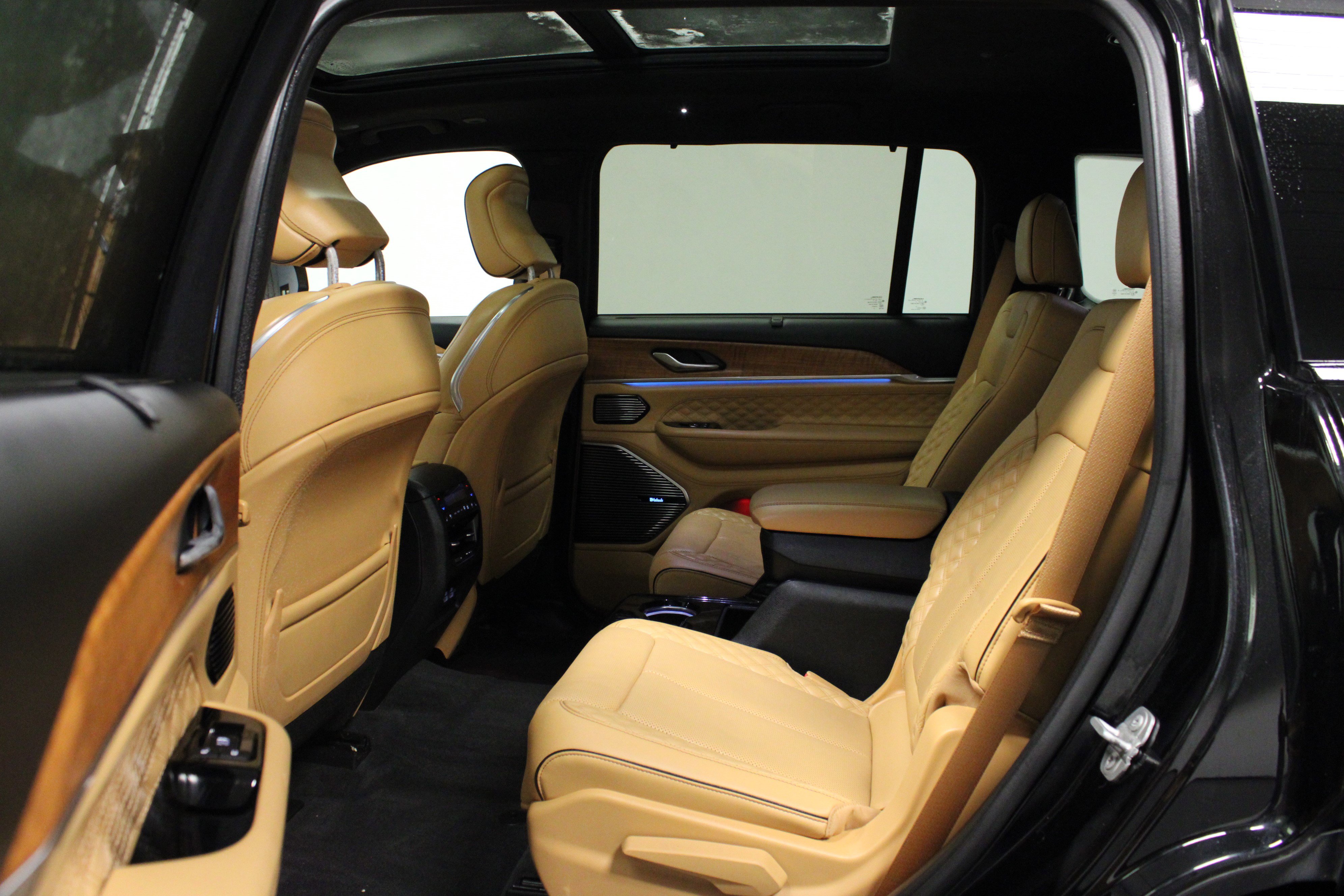 Used 2021 Jeep Grand Cherokee L Summit image 13