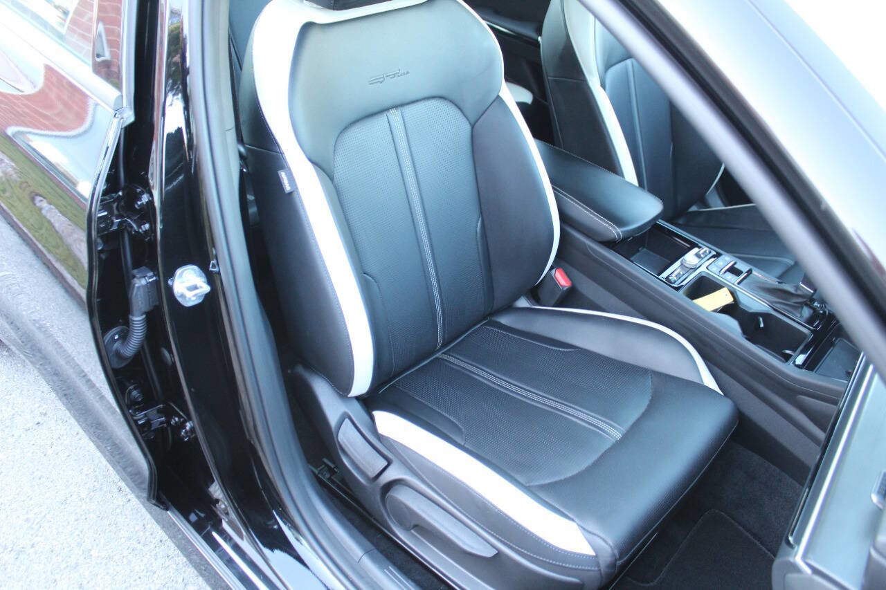 Used 2025 Kia K5 GT-Line w/ GT-Line Premium Package FWD image 8