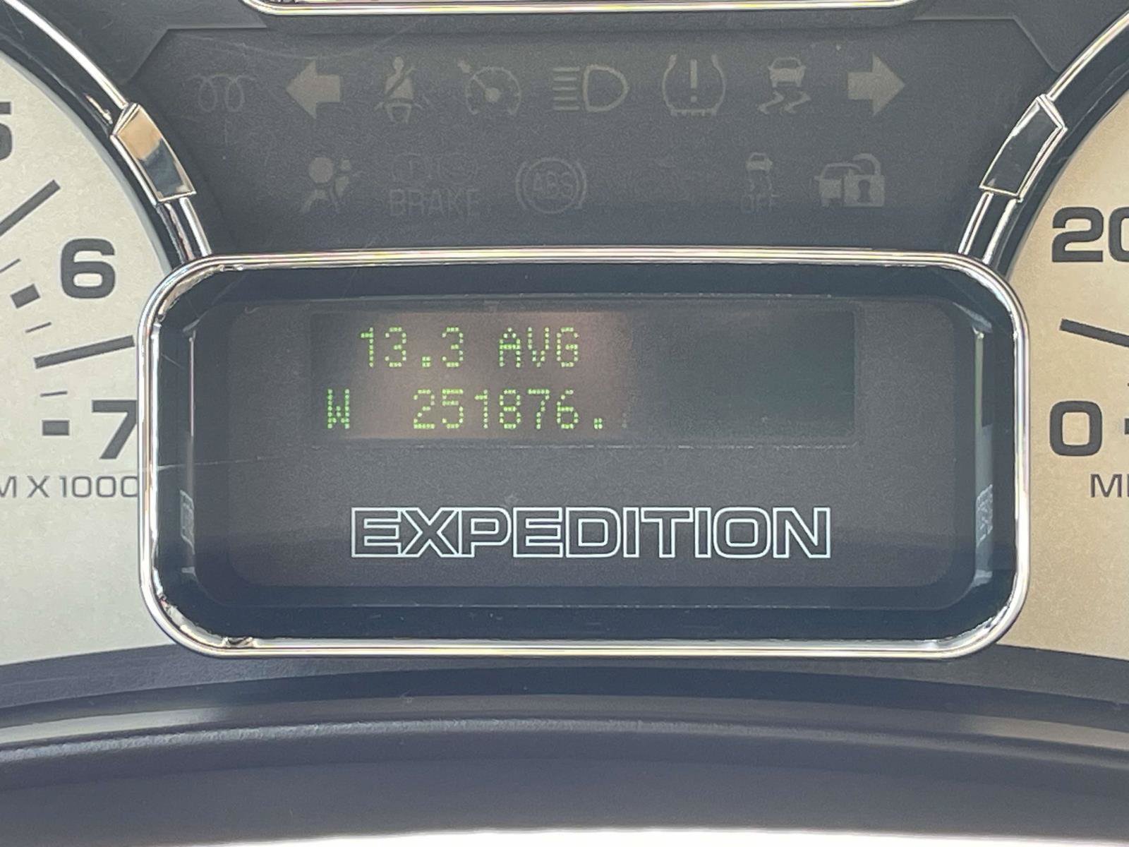 Used 2014 Ford Expedition EL XLT w/ Equipment Group 202A AWD/4WD image 11