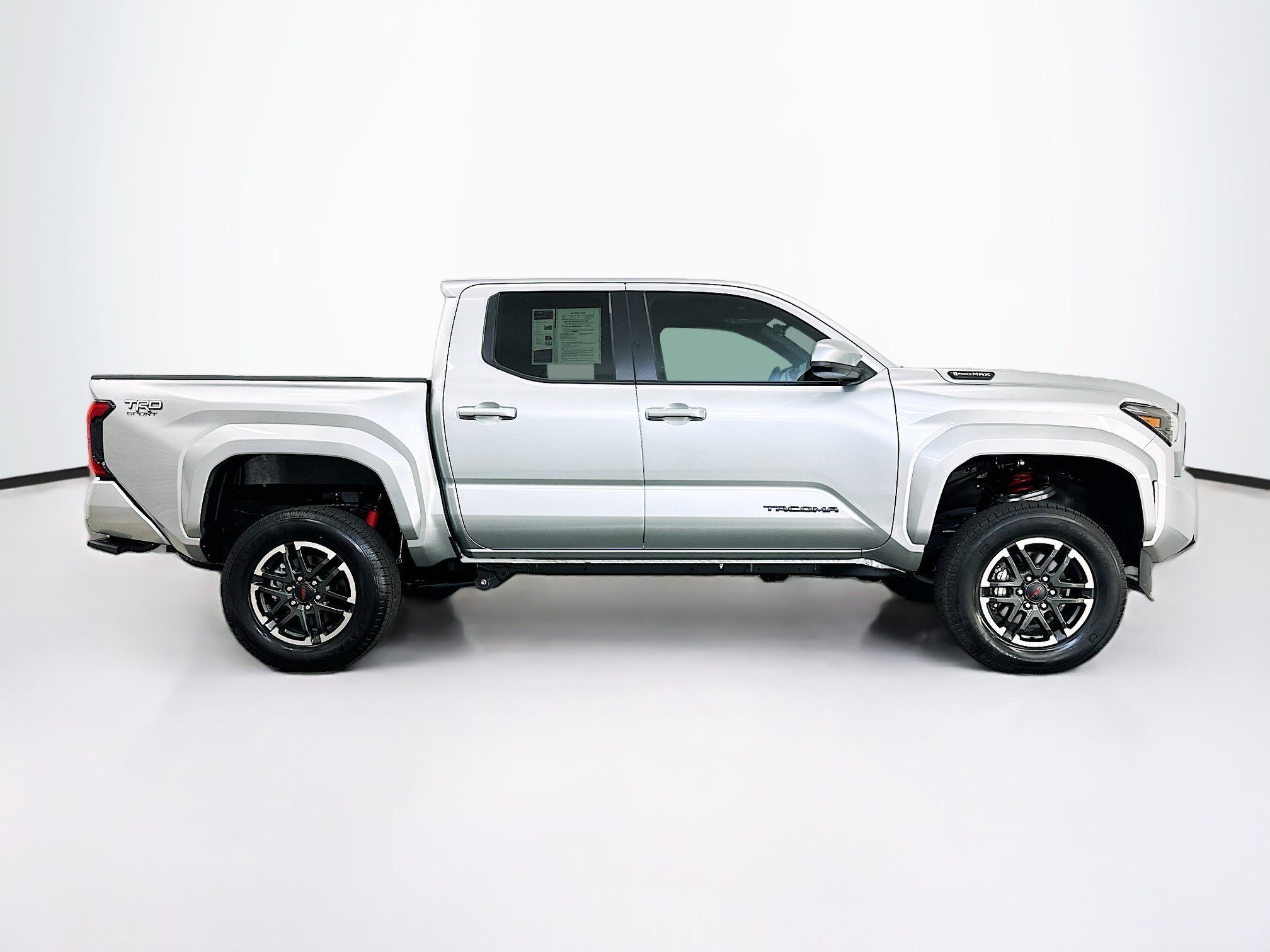 Used 2025 Toyota Tacoma TRD Sport AWD/4WD image 10