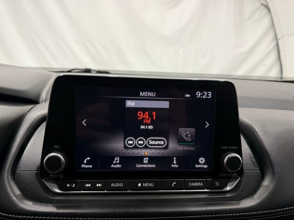 Used 2025 Nissan Rogue SV FWD image 32
