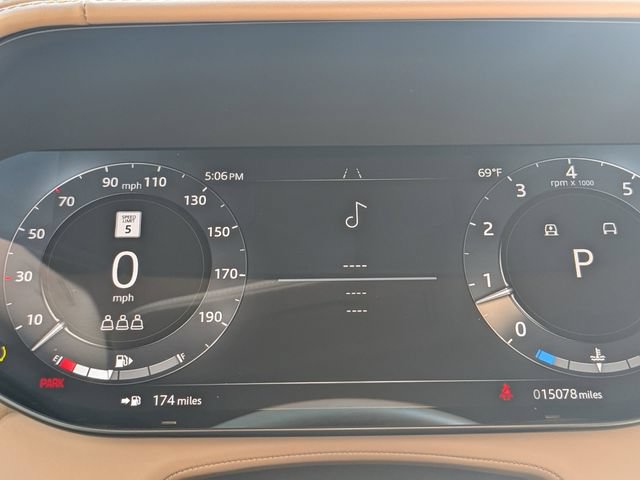 Certified 2025 Land Rover Range Rover SV AWD/4WD image 26