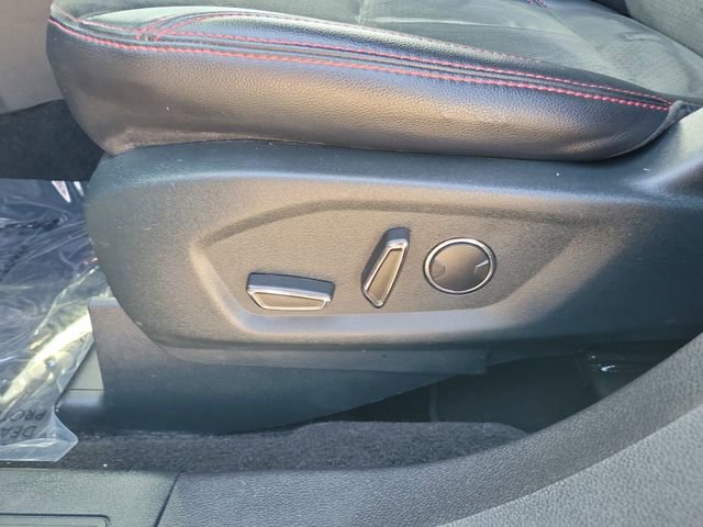 Used 2018 Ford Explorer XLT w/ Equipment Group 202A AWD/4WD image 21