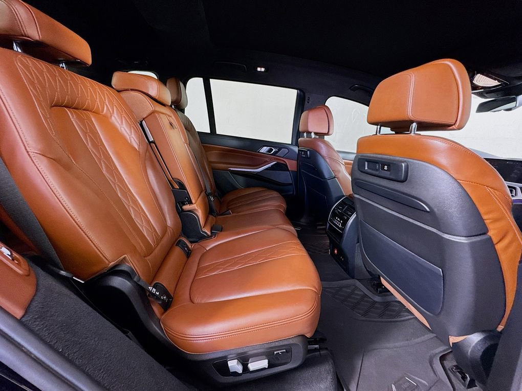 Used 2022 BMW X7 M50i AWD/4WD image 27