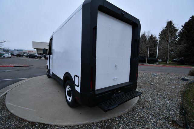 New 2025 Chevrolet Brightdrop 400 w/ Power Door Package image 13