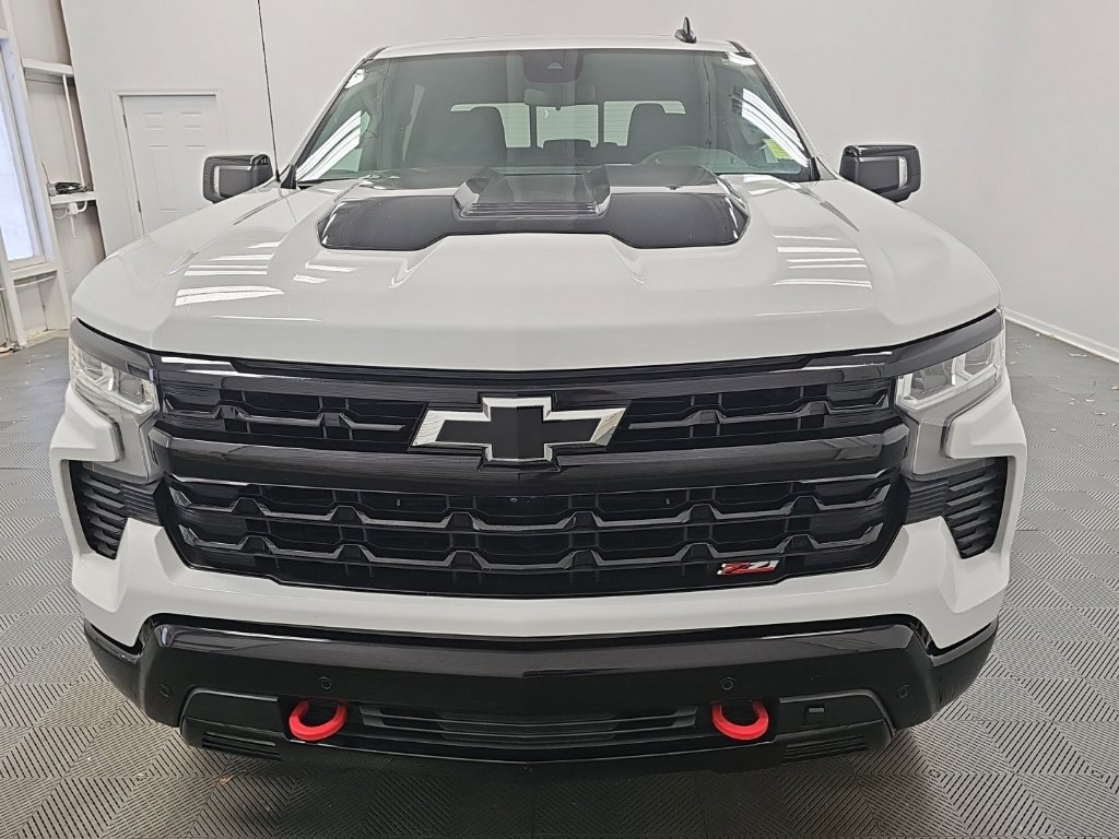 Used 2024 Chevrolet Silverado 1500 LT Trail Boss w/ LT Trail Boss Premium Package AWD/4WD image 4