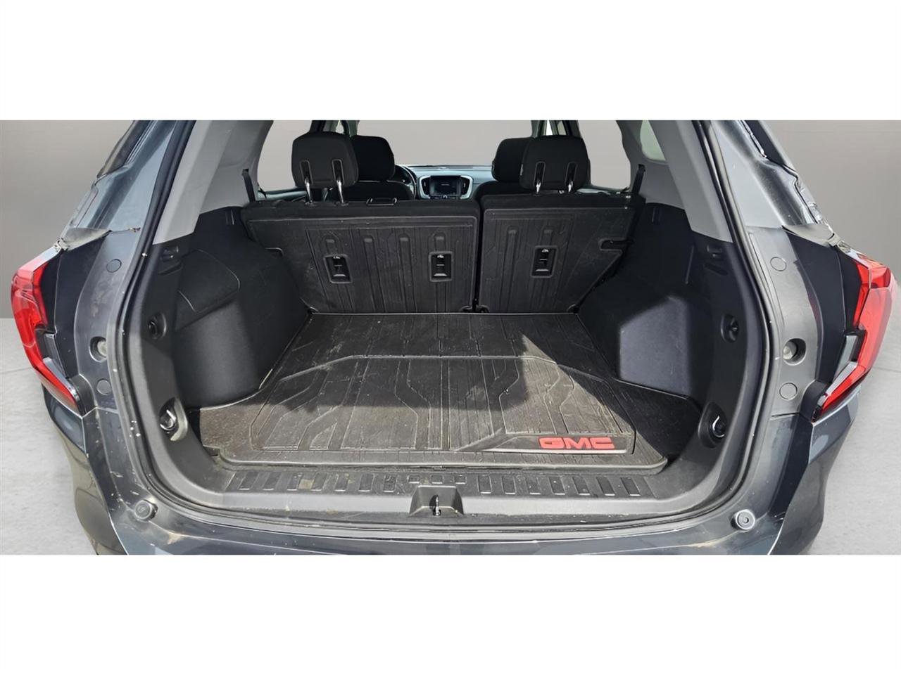 Used 2019 GMC Terrain SLE w/ Driver Convenience Package image 19