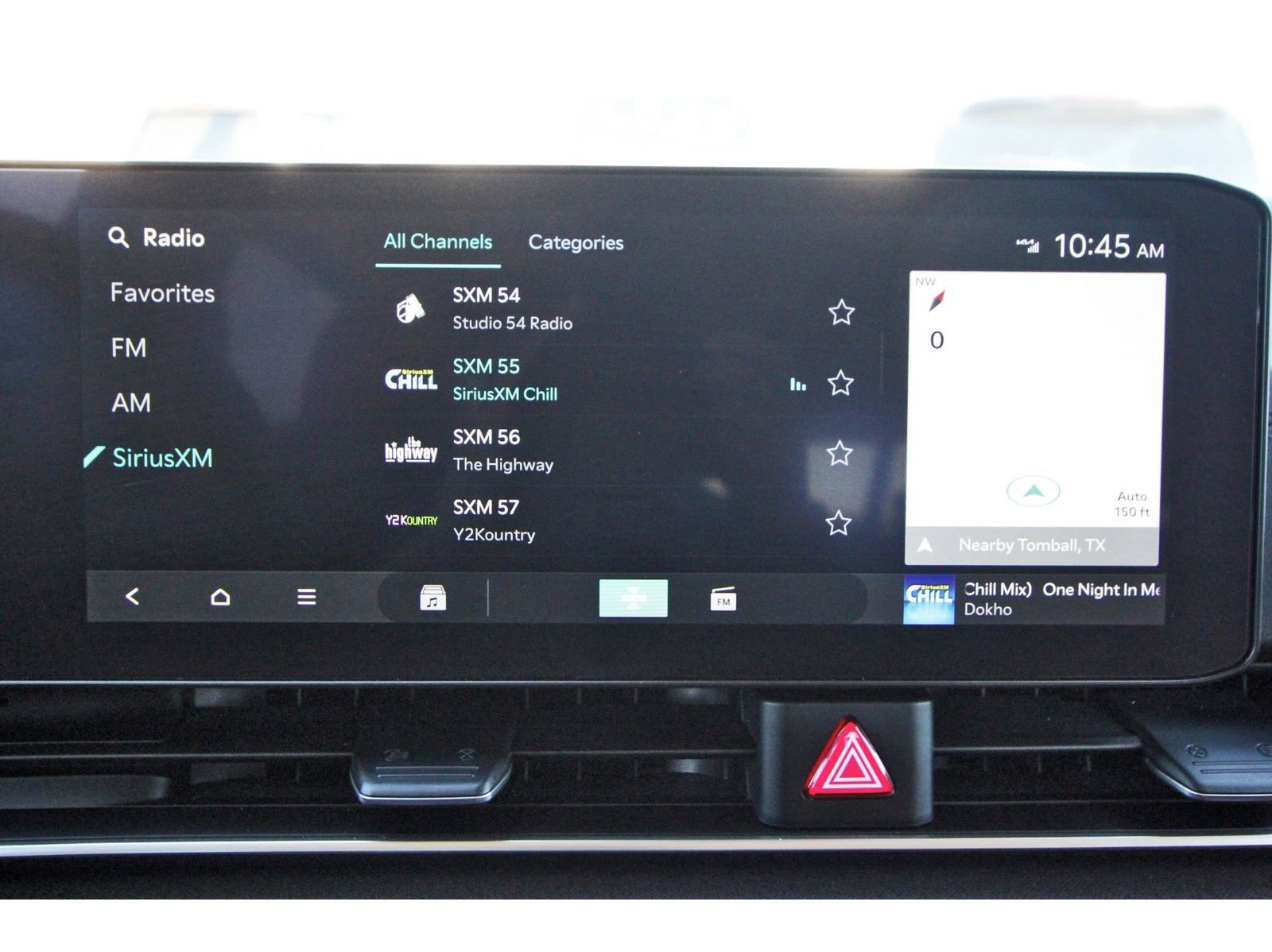 Used 2025 Kia Carnival EX image 25