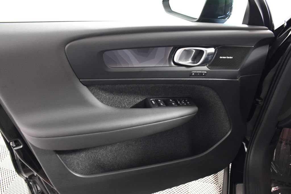 Used 2024 Volvo C40 P8 Recharge Ultimate w/ Protection Package Premier AWD/4WD image 14