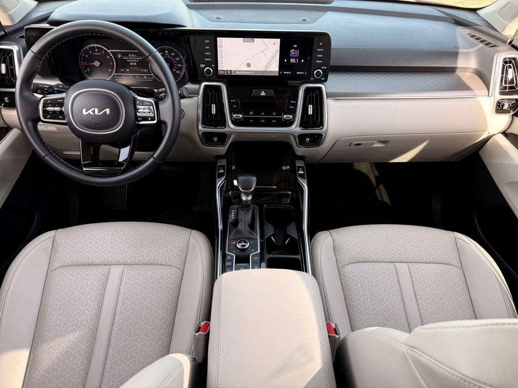 Used 2022 Kia Sorento SX image 11