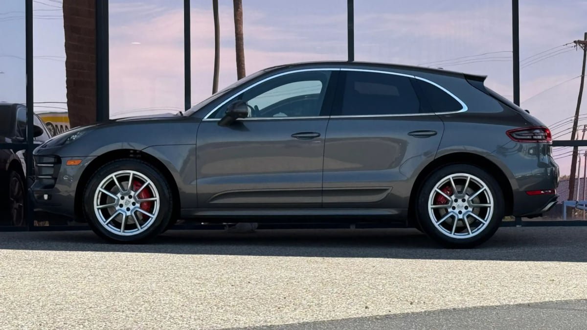 Used 2016 Porsche Macan Turbo AWD/4WD image 5