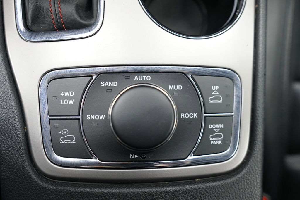 Used 2021 Jeep Grand Cherokee Trailhawk w/ Trailhawk Luxury Group image 38