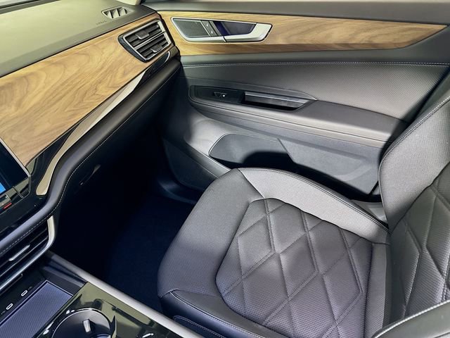 Used 2025 Volkswagen Atlas SE image 20