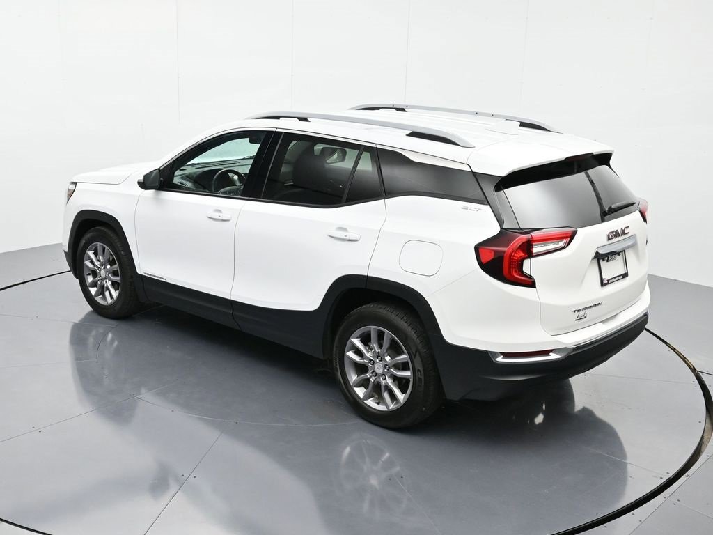 Used 2024 GMC Terrain SLT image 31
