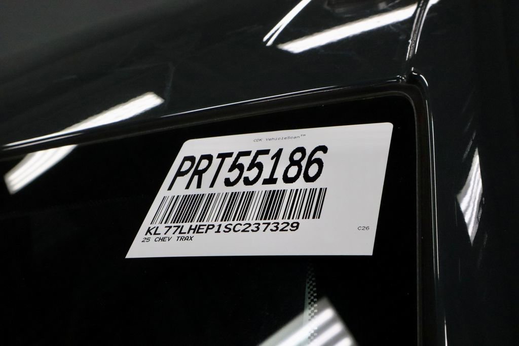 Used 2025 Chevrolet Trax LT w/ LT Convenience Package FWD image 32