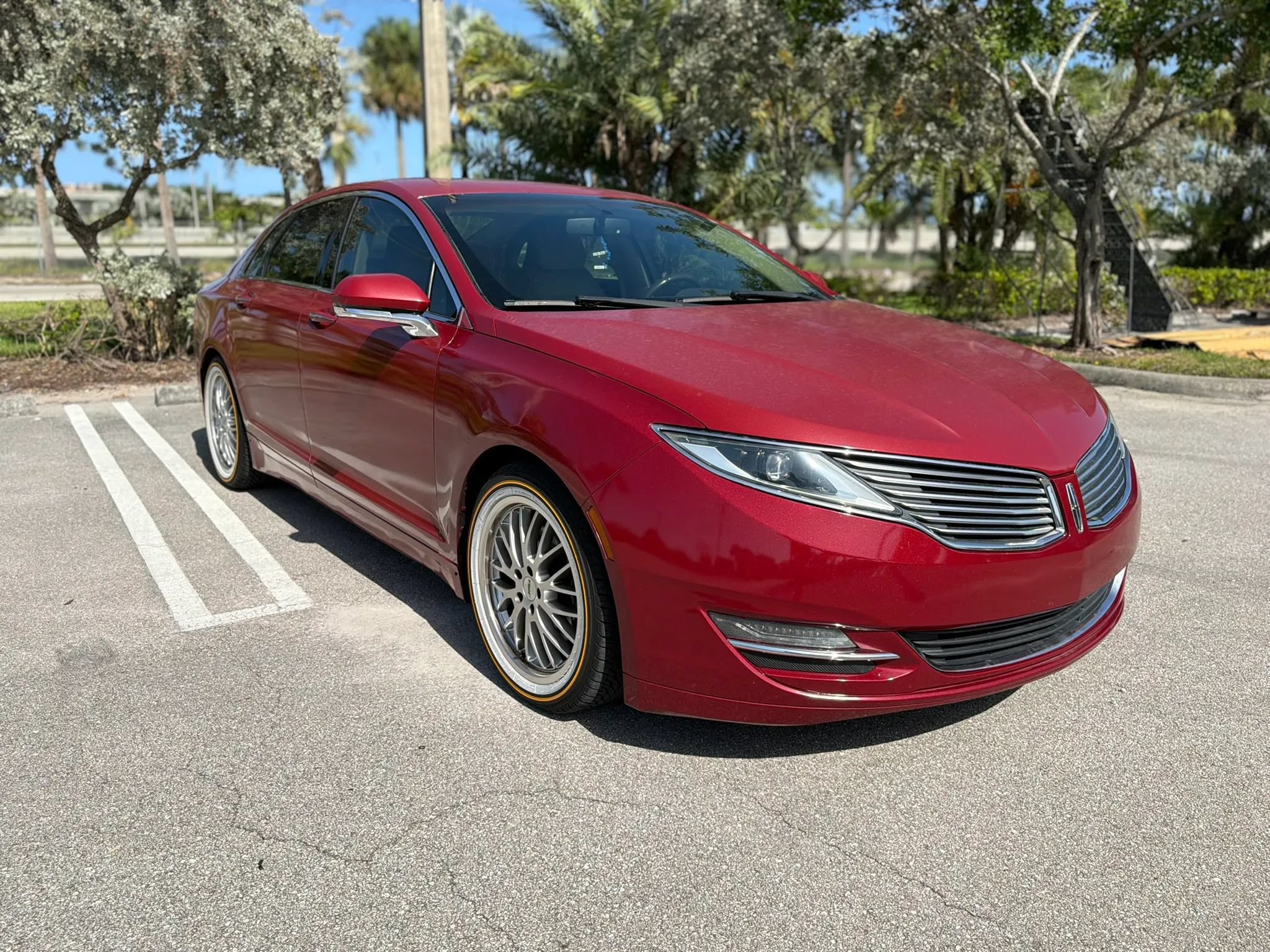 Used 2016 Lincoln MKZ w/ Equipment Group 300A Reserve FWD image 10