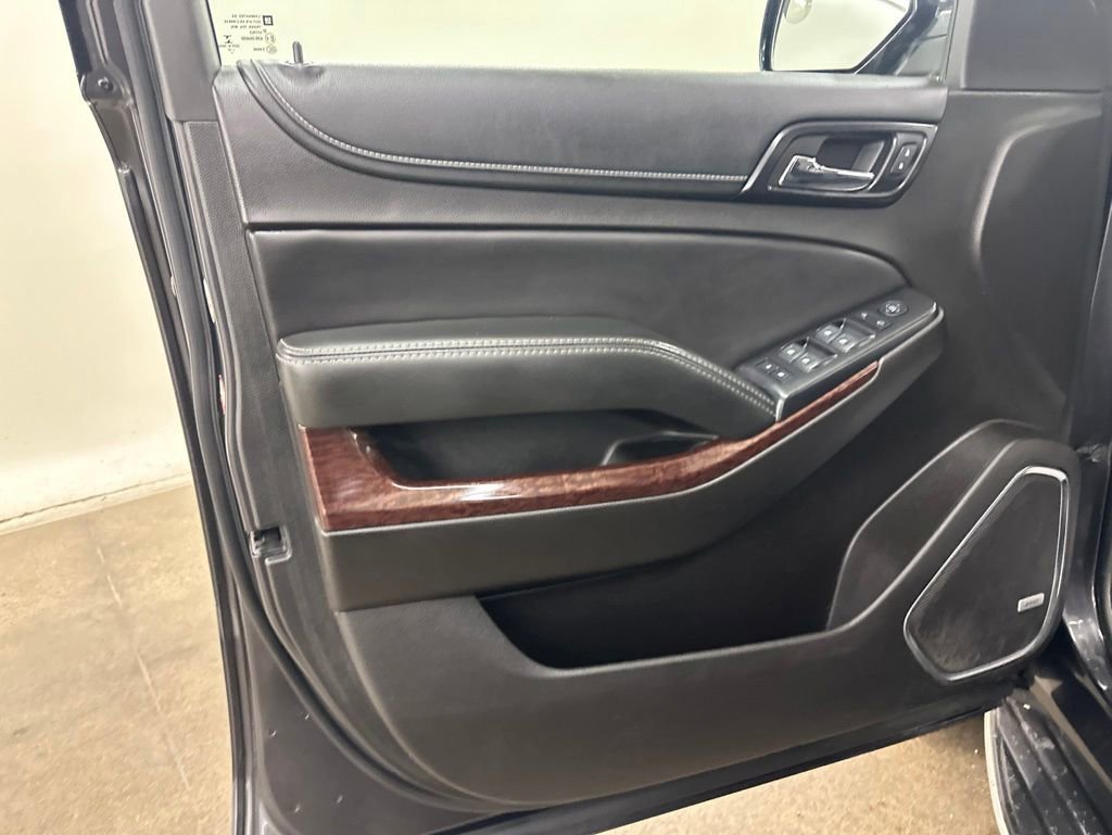 Used 2017 GMC Yukon XL SLE w/ SLE Value Package RWD image 31