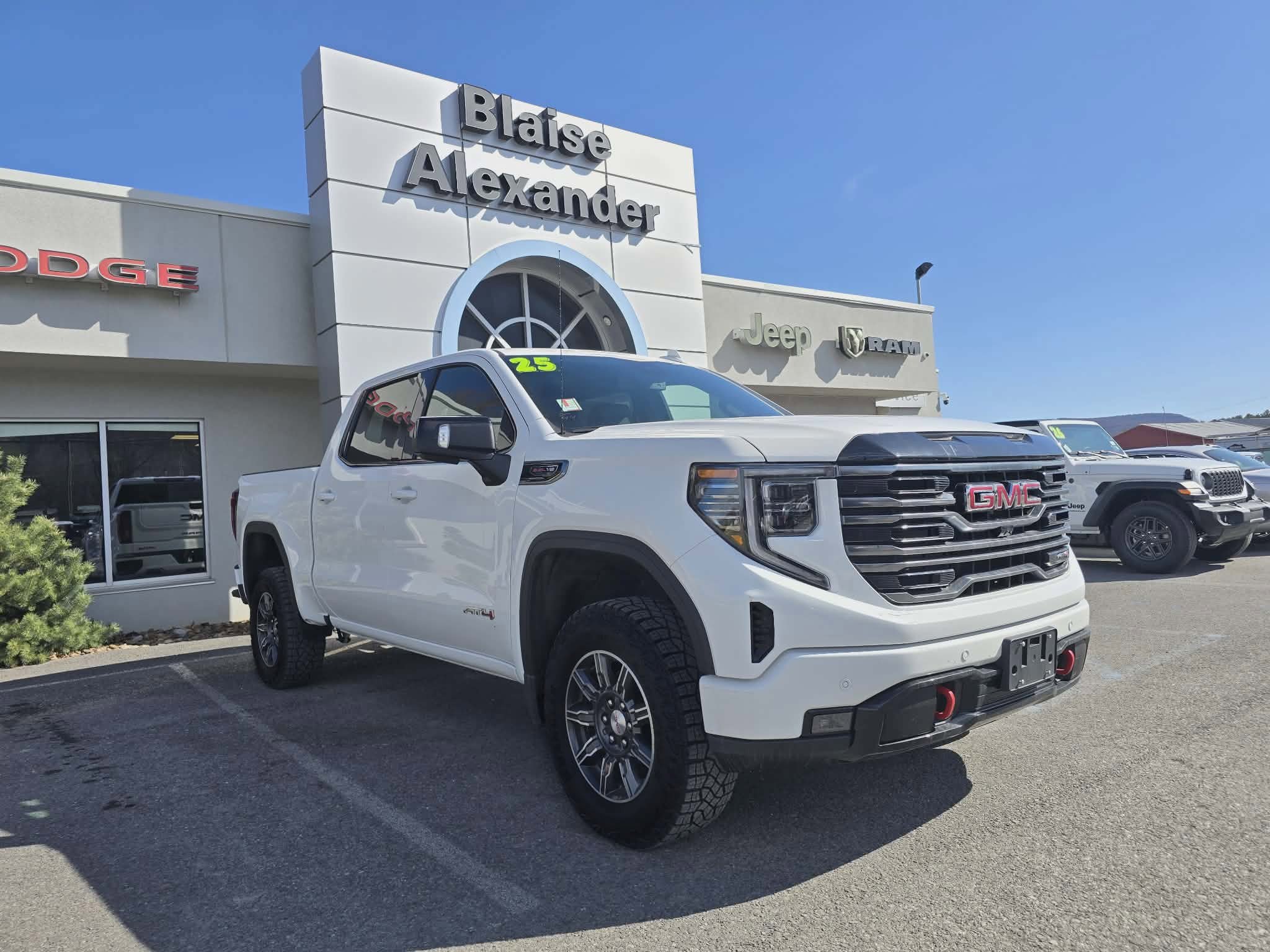Used 2025 GMC Sierra 1500 AT4 image 1
