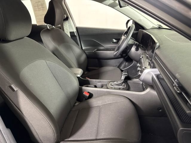 Used 2025 Hyundai Kona SE image 13