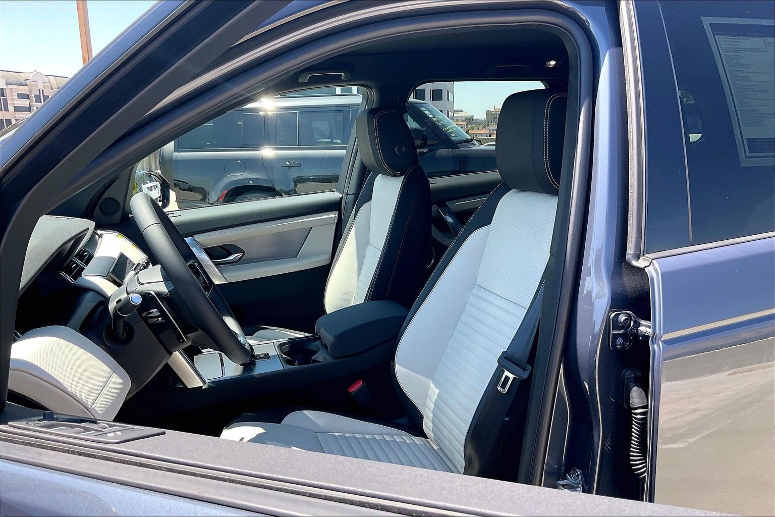New 2026 Land Rover Discovery Sport Landmark AWD/4WD image 16