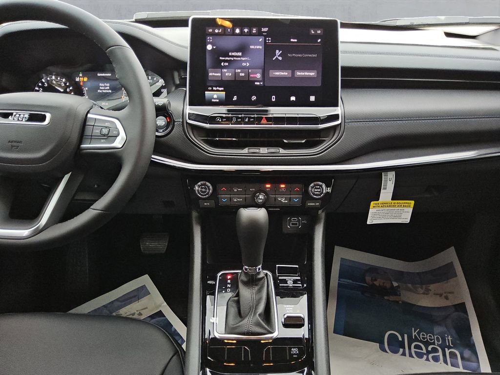 New 2026 Jeep Compass Latitude image 11