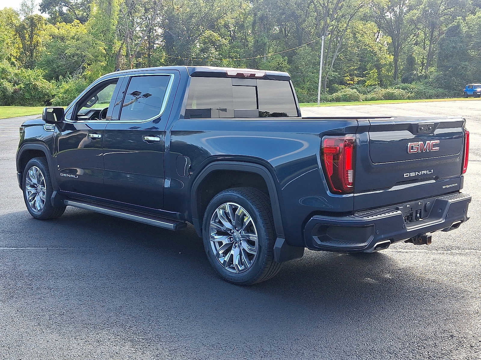 Used 2022 GMC Sierra 1500 Denali w/ Denali Reserve Package image 4
