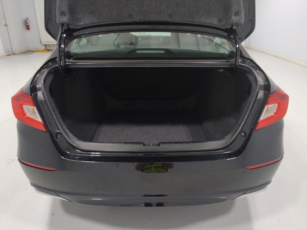 Used 2018 Honda Accord LX image 29