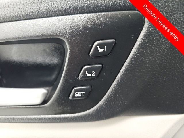 Used 2017 Toyota Highlander Limited Platinum image 14