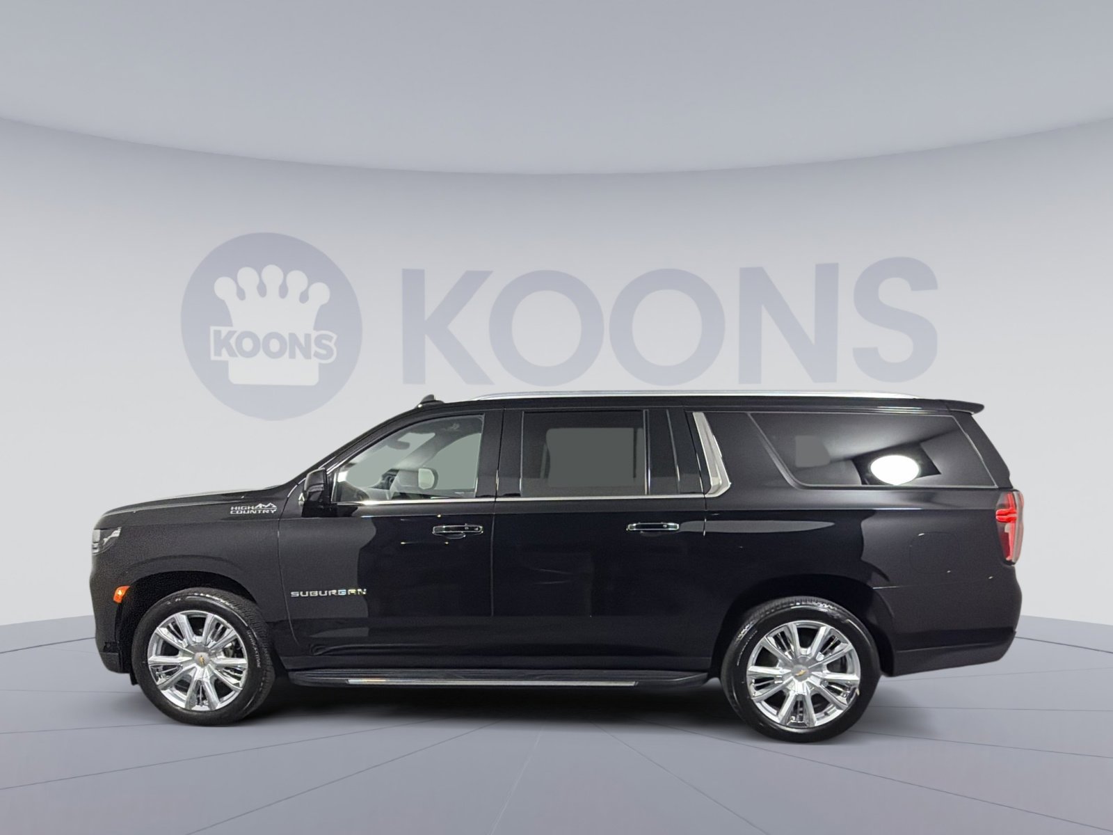 Used 2023 Chevrolet Suburban High Country w/ Advanced Technology Package image 2