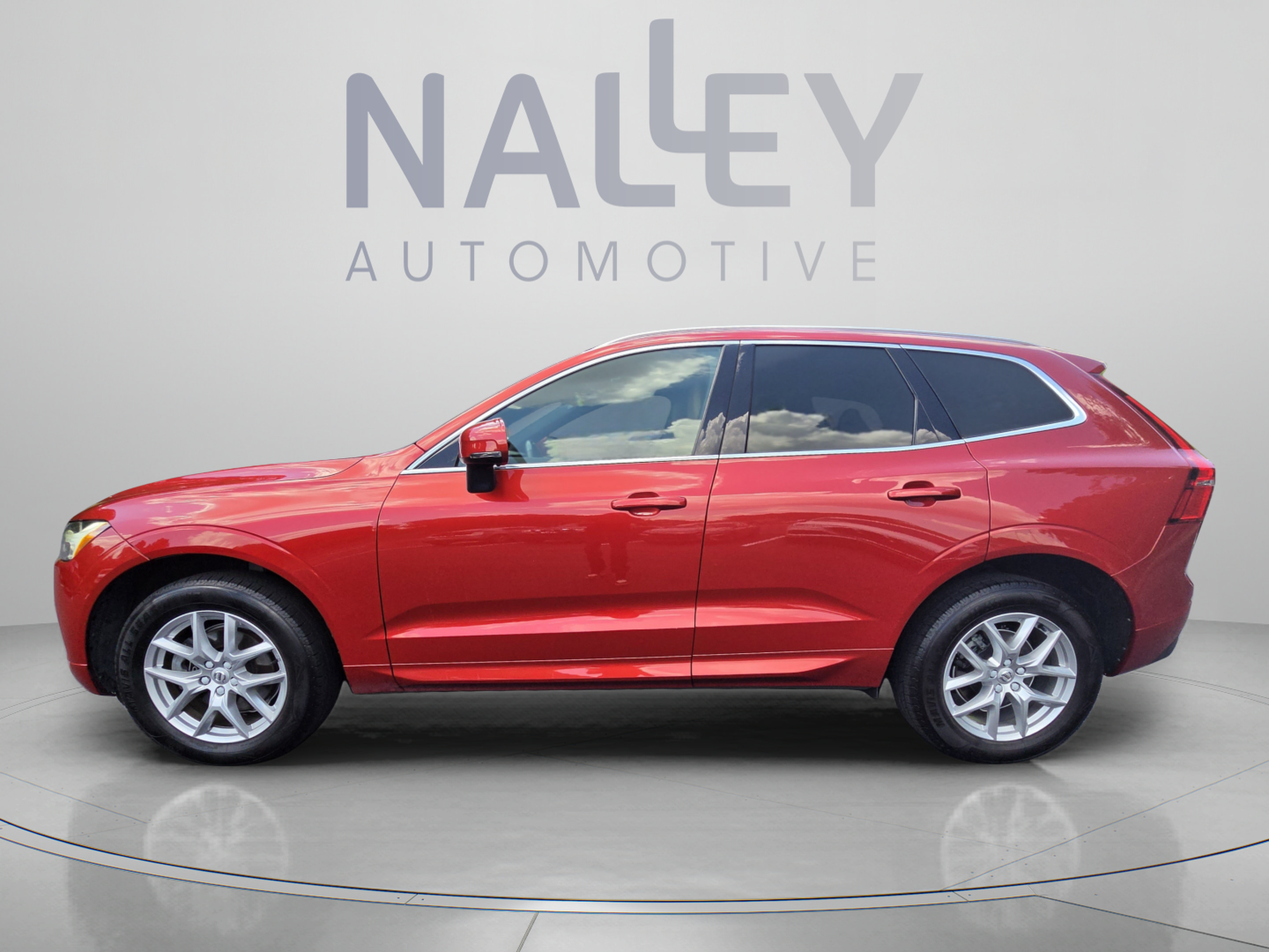 Used 2020 Volvo XC60 T5 Momentum FWD image 2
