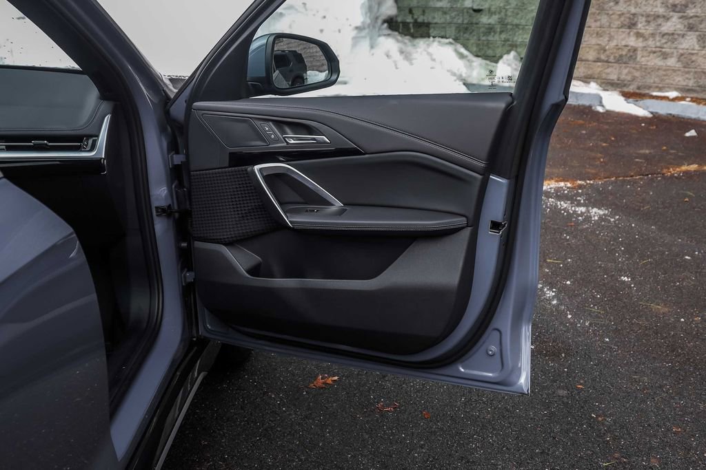 Used 2025 BMW X1 xDrive28i w/ Technology Package image 13