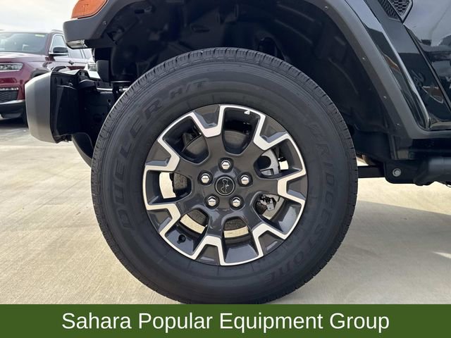 Used 2025 Jeep Wrangler Sahara image 3