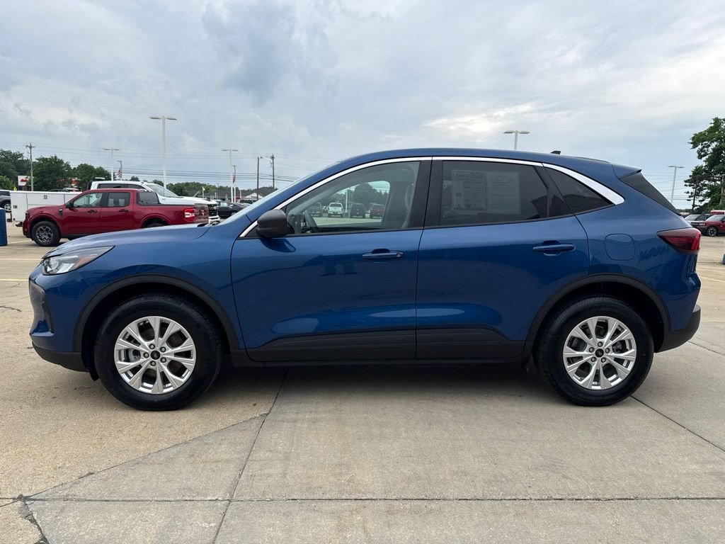 Used 2023 Ford Escape Active w/ Tech Pack #1 AWD/4WD image 3