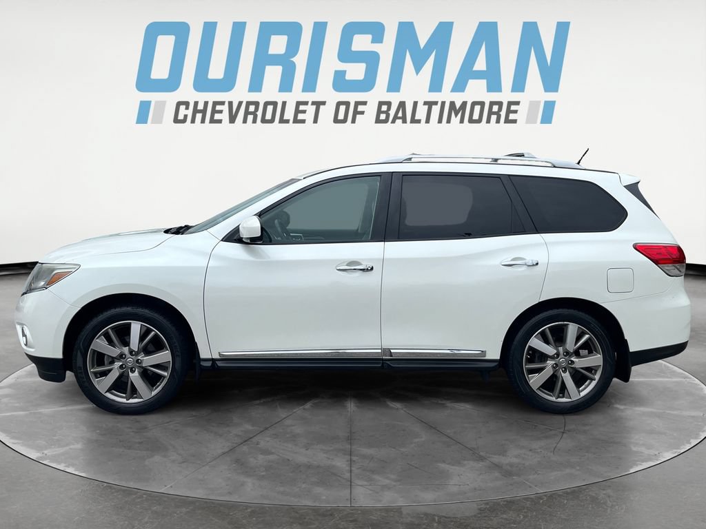 Used 2015 Nissan Pathfinder Platinum w/ Family Entertainment Package FWD image 3