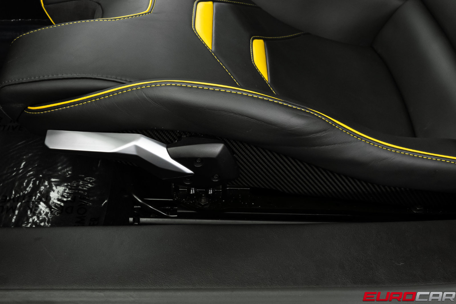 Used 2021 Lamborghini Huracan EVO RWD image 45