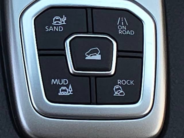 New 2026 Nissan Frontier SV w/ Tow Package AWD/4WD image 9