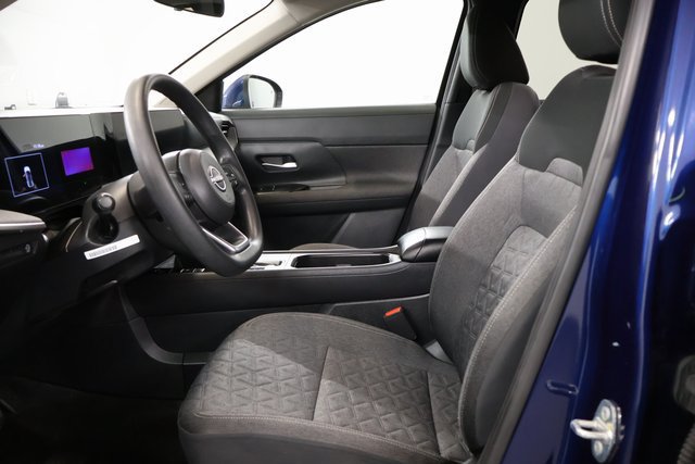 Used 2025 Nissan Kicks SV FWD image 11
