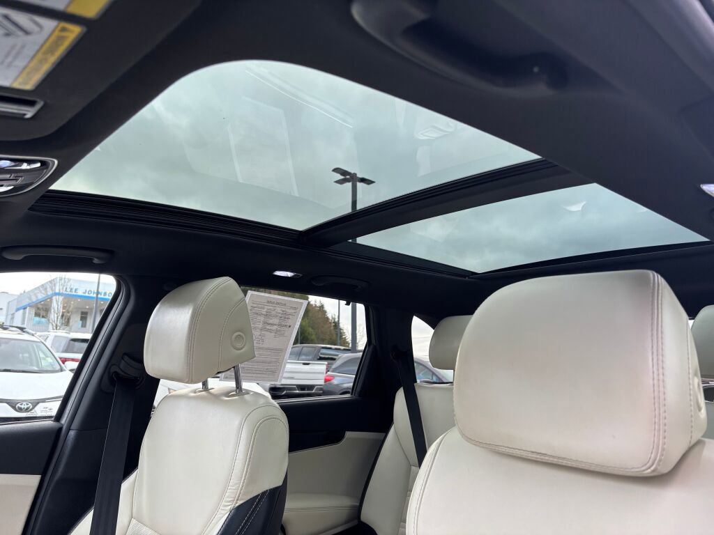 Used 2017 Kia Sorento SX image 17